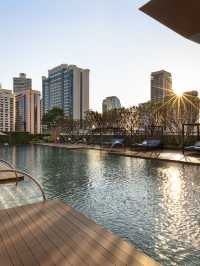 🌟✈️ Bangkok's Best: Carlton Hotel Sukhumvit 🏨🍹