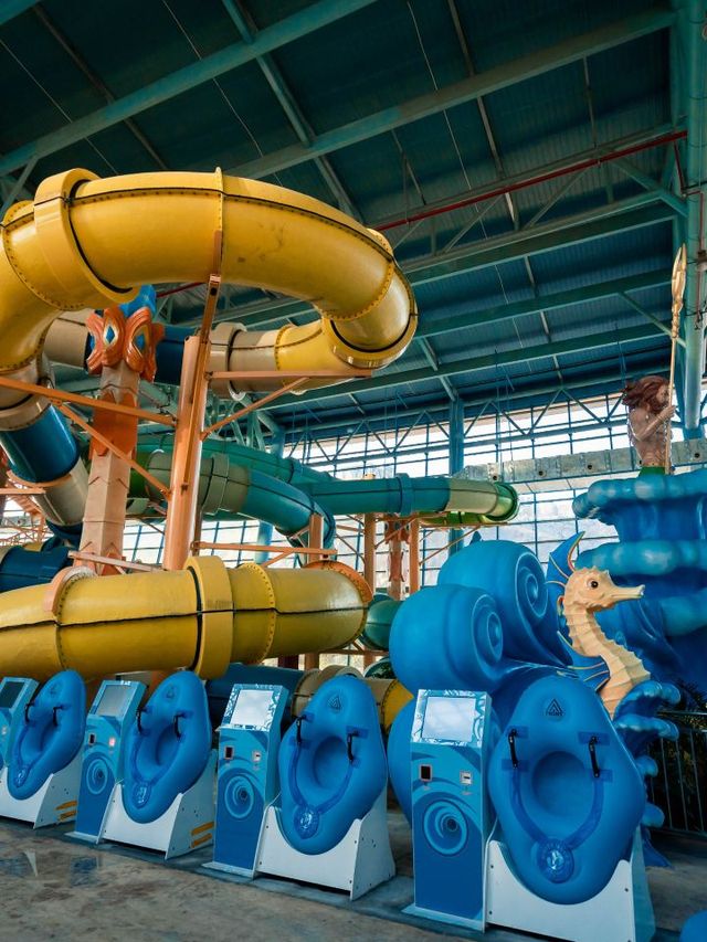 🌊 Nanjing's Splashy Escapes: Water Parks & Drifting Adventures! 🏄‍♂️