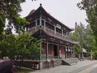 在路上：古蓮花池——中國十大名園之一。