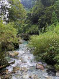 峨眉山旅遊攻略，食宿行家庭遊。