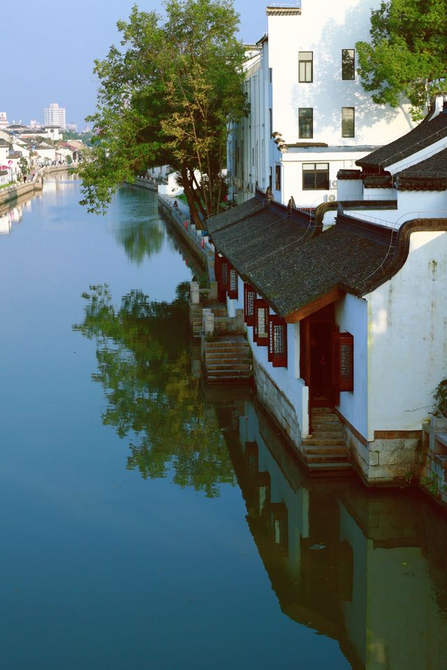 你在橋上看風景，我在橋下看你。