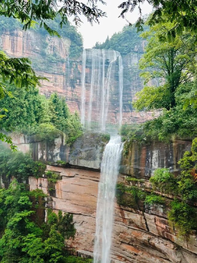 瀑布愛好者快來四面山。