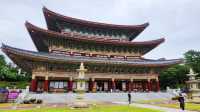 濟州島的藥泉寺，是一處充滿寧靜與神聖氣息的地方。