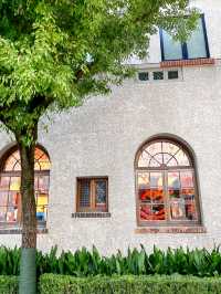 坐落在百年老建築內的書店