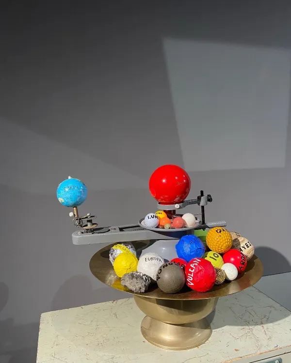 トム・サックスのBTS美術館Hybe Insight個展