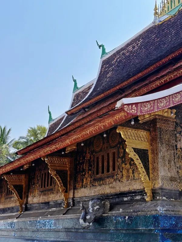 Discover the Beauty of Wat Xieng Thong, Laos' Royal Temple