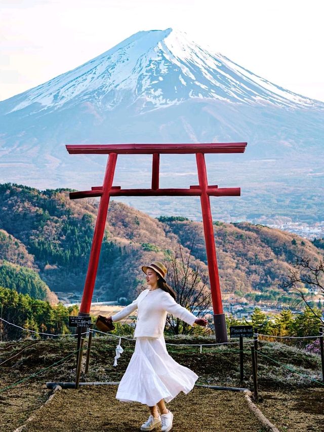 Mount Fuji in Japan is Splendid and Heartwarming🌹✨🍁