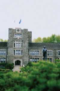 在首爾逛韓國知名大學-梨大&延大