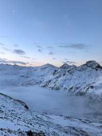2025年首次登山，挑戰海拔4886米的雪馬山，大雪覆蓋，潔白無瑕
