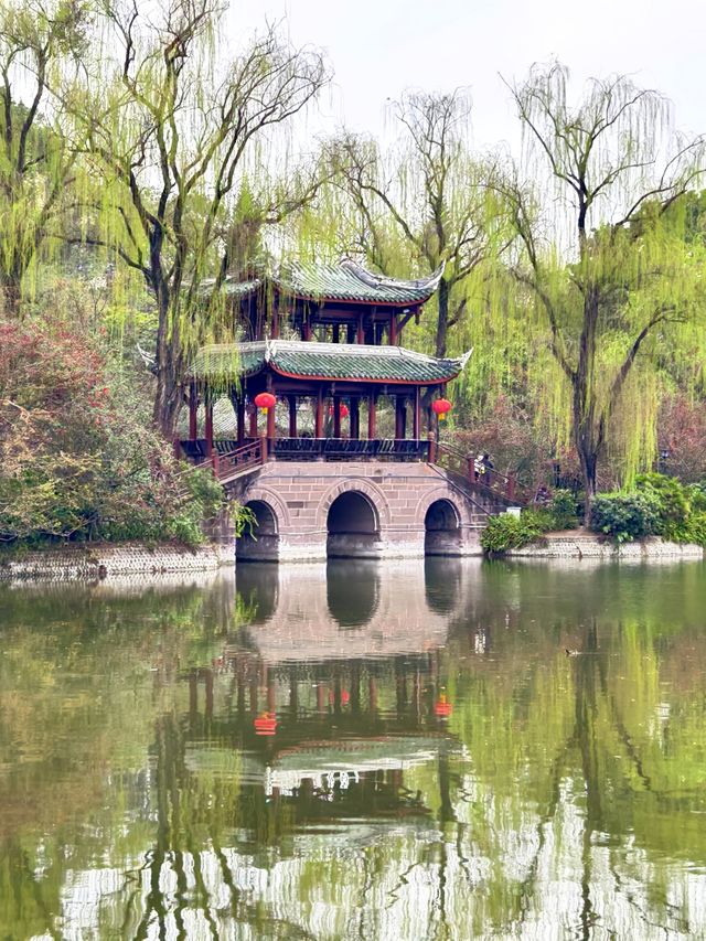 三月遊成都，別錯過這個滿園海棠的古風公園