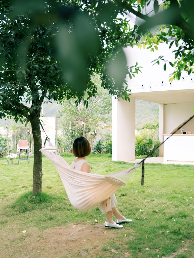 在陽朔｜住進一千零一個院望嘅白房子