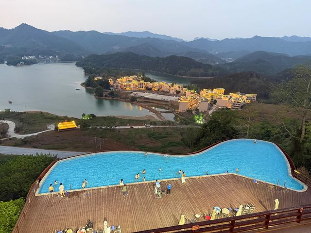 巴馬賜福湖君瀾酒店