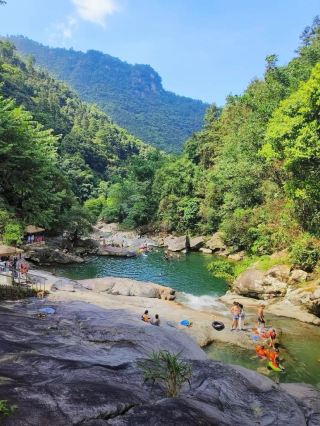 1.5-Hour Drive from Nanning: Free Water Trekking and Fun Guide
