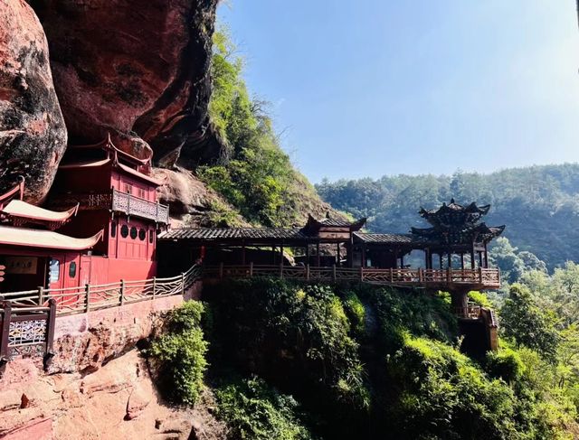 藏喺福建泰寧嘅懸空奇寺，甘露寺宛如現實版「天空之城」！