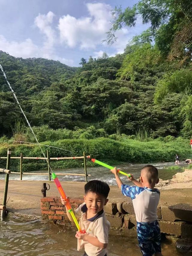 一出門就係小溪嘅民宿，邊個會唔鍾意呀！就喺惠州