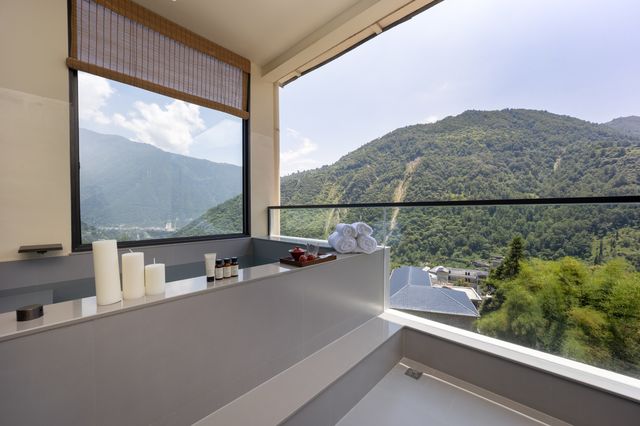 海螺溝雲漫溫泉度假酒店｜私享湯泉與山野美味，住進自然裡   藏於海螺溝的雲漫溫泉度假酒店，以「溫泉+