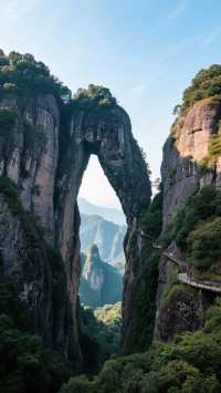 峎山-雲霧飄渺的丹霞秘境！一片赤壁丹霞、碧水繞峰的隱世畫卷