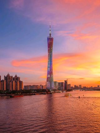 Discover Guangzhou's night magic centered on the iconic Canton Tower ("Xiaomanyao"). It dazzles in shifting hues—blue, rainbow, and vibrant light shows—amid glittering skyscrapers. The Pearl River shimmers with cruise ships. A perfect blend of modernity and charm, Guangzhou’s nights are a must-see. Come experience it!contact  to me😀😀#廣州行程 #廣州行程 