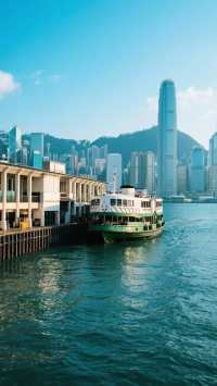 國慶不去人擠人，我在香港山頂看全城為中國打Call