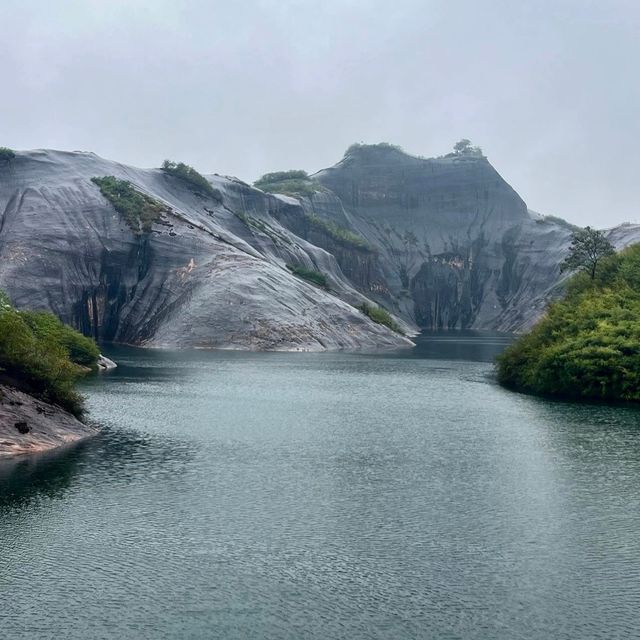 雲霧秘境莽山遊