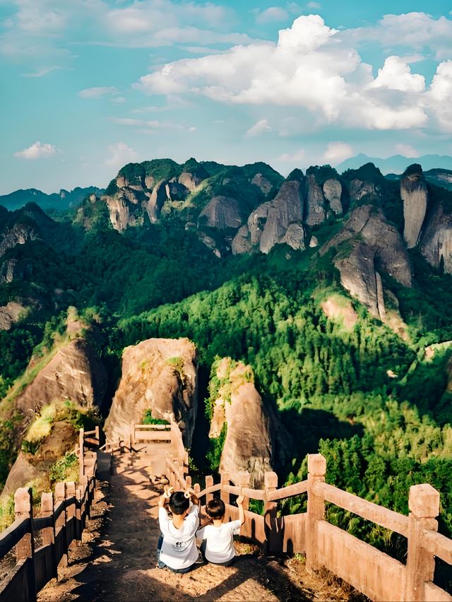 湖南這座“丹霞仙山”才是真寶藏，人均1000玩到不想走