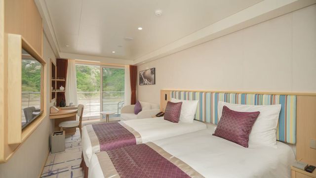 長江如歌新船首航 開啟您的三峽豪華之旅