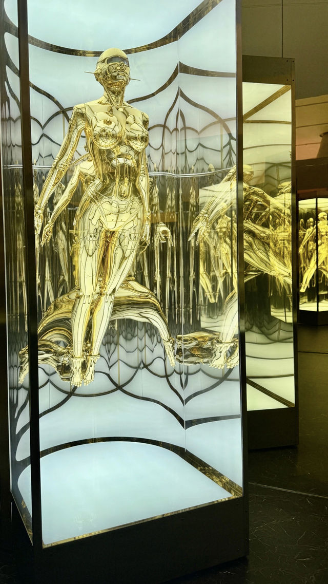 深圳空山基大展