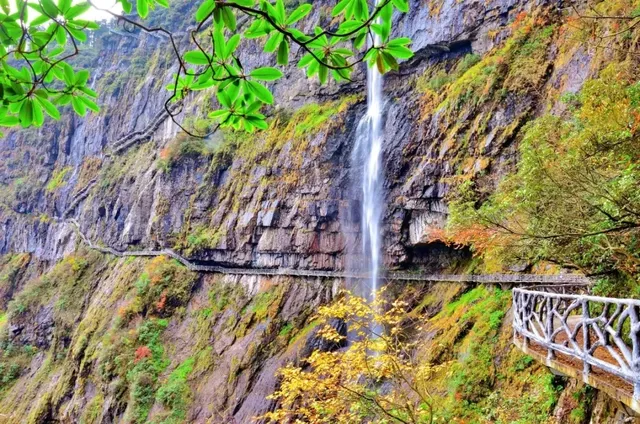 瓦屋山蘭溪絕壁棧道，真的巨巨巨巨巨好看！