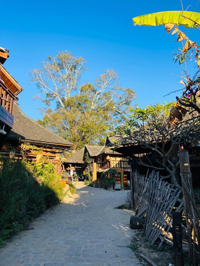 世遺翁基古寨~在景邁山千年布朗古寨,賞夕陽晚霞 世遺翁基古寨~在景邁山千年布朗古寨,賞夕陽晚霞