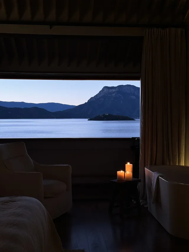 瀘沽湖蘆葦季｜海鷗live，晨霧漫湖