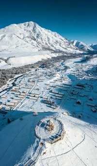 雪山腳下的童話小鎮