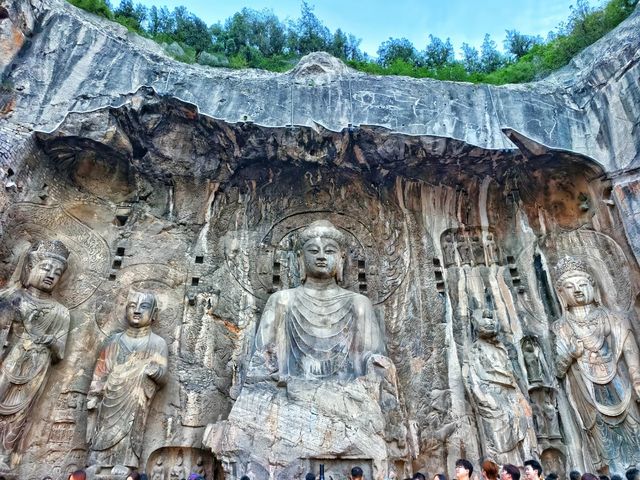 觸摸千年石刻的溫度 觸摸千年石刻的溫度