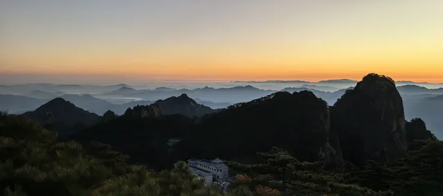 黃山2天|北上南下不費腿 黃山2天|北上南下不費腿