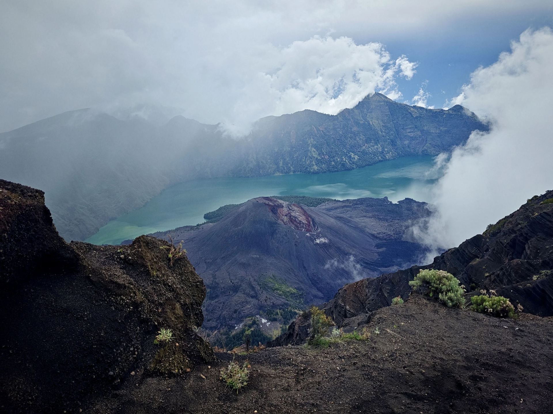 Mùa leo núi Rinjani bắt đầu