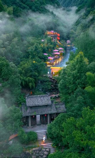 Tonglu·Qinxi Xianggu (Ziyou Valley) 항법 : Qinxi Xianggu (항저우 Tonlu County Yaolin Town Qinxi Village) 항저우에서 운전 거리 : 약 1-1.2km