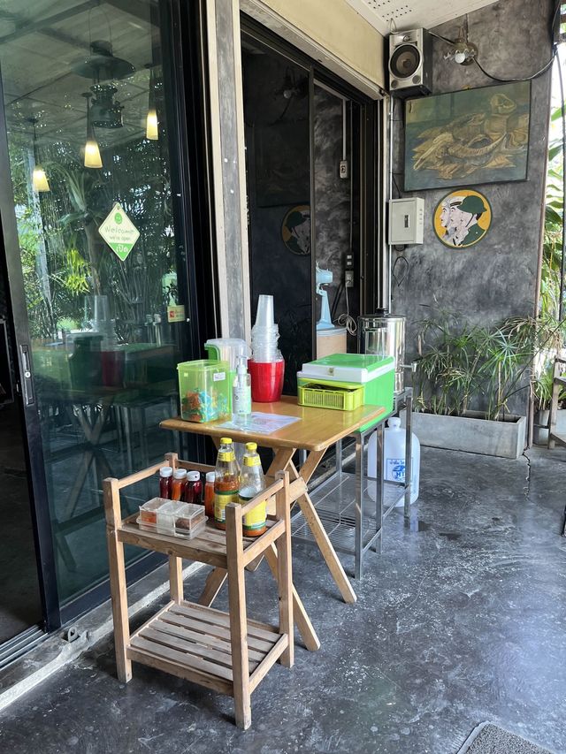 ร้านบ้านอู่ไอซ์คอฟฟี่