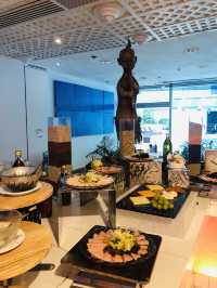 不同種類小食，價錢便宜