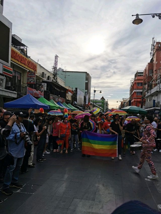 มาเดินเล่นชิลๆที่ถนนข้าวสาร 