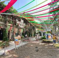 จิม ทอมป์สัน ฟาร์ม - Jim Thompson Farm