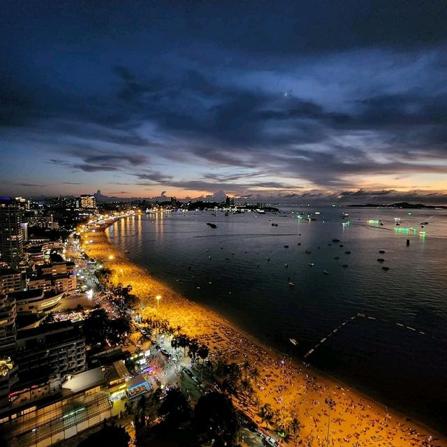 Review โรงแรม Holiday Inn Pattaya