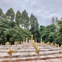 Wat Phra That Doi Chom Thong
