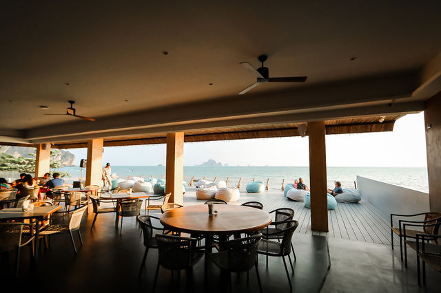 REEVE Beach Club รีฟ บีชคลับ