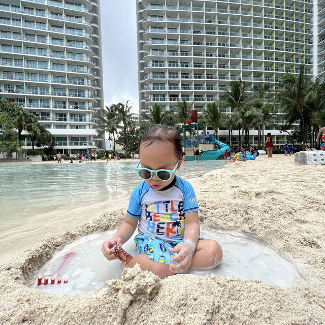 BEACH IN THE MIDDLE OF A CONCRETE JUNGLE!