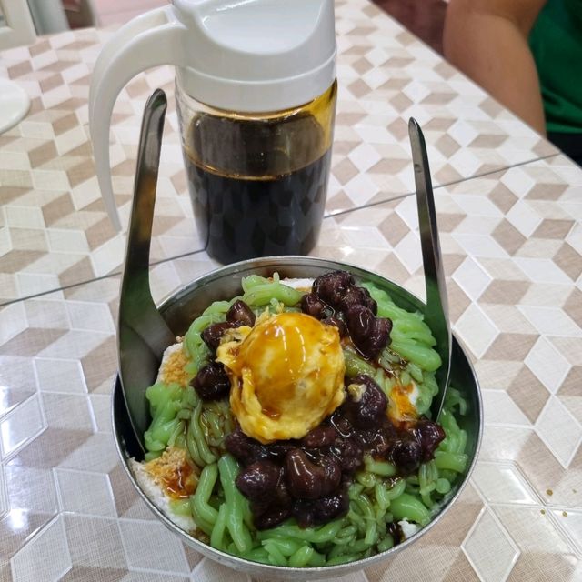 Christina Ee Pineapple Tarts & Chendol