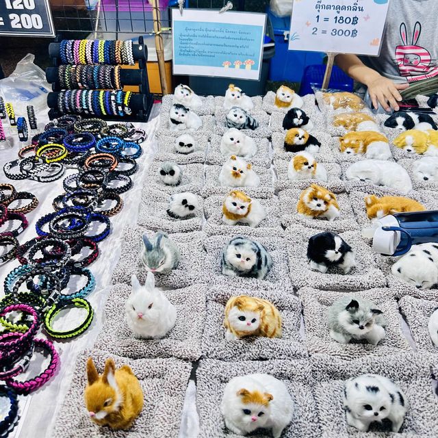ถนนคนเดินวัวลาย เชียงใหม่ เดินเพลินทุกวันเสาร์ 