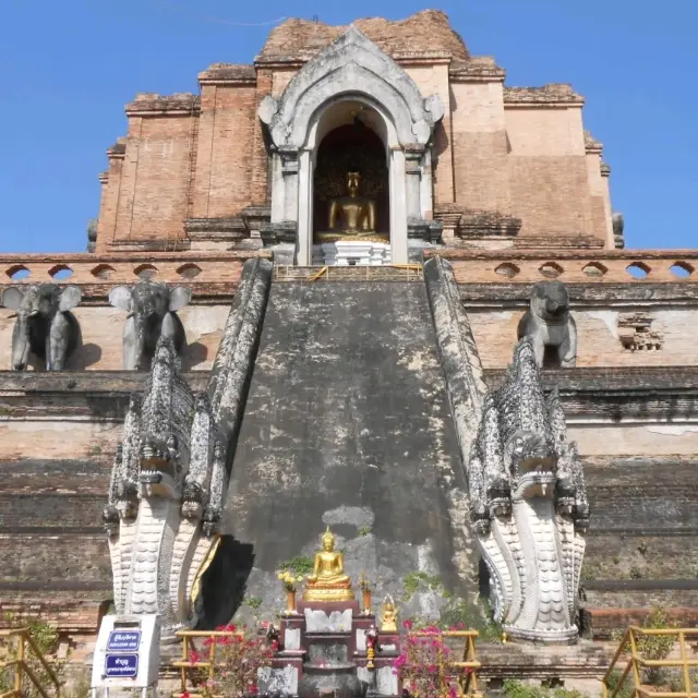 🇹🇭タイ チェンマイ【ワット・チェディルアン】石組みで木材を使用していない寺院、重量感が溢れる寺院!!