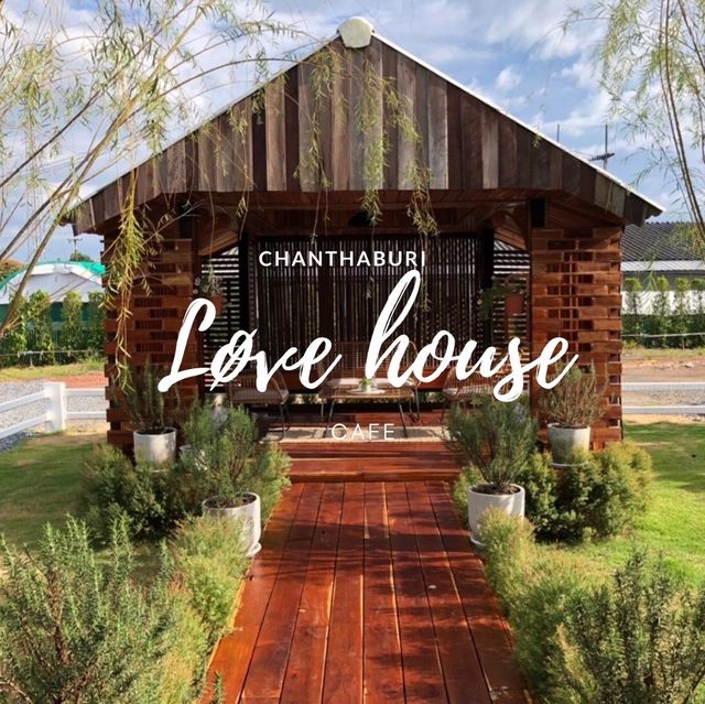 Løve house ร้ากาแฟแสนอบอุ่น