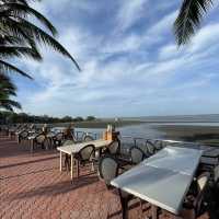 Lucious Lago de Oro Beachfront Resort