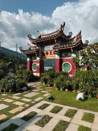 Beautiful gates of Kek Lok Si temple 