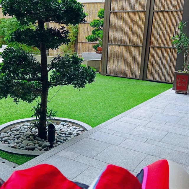 日本料理鐵板燒，加上超大，豐富打卡位的花園！